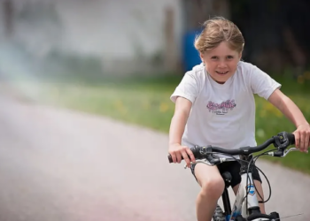 Teach Your Child to Be a ‘90s Kid With a Summer Outside