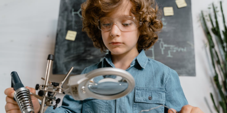 Parents of Gifted Student Explain 3 Keys to Educating an Intelligent Child