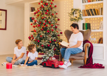 Recreating Old-Fashioned Christmas Traditions With the Next Generation